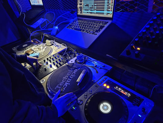 DJブース設備